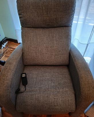 poltrona relax per anziani elettrica