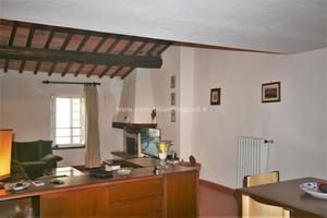 AP927 - Lucignano nel centro storico appar