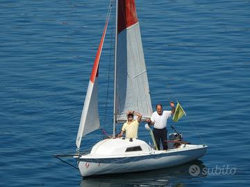 Barca a vela carrellabile