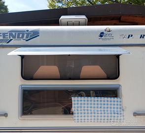 Finestra roulotte caravan Fendt Saphir