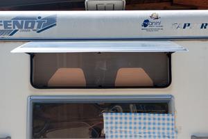 Finestra roulotte caravan Fendt Saphir