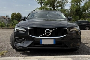 VOLVO V60 anno 2020