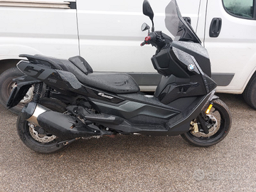 Bmw c400gt del 2023 con 1580 km