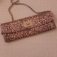 Elegante pochette maculata
