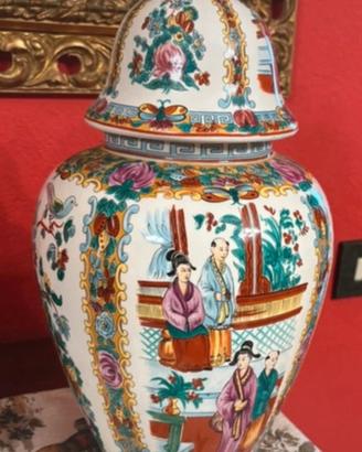 Magnifivo vado cinese orientale dipinto a mano