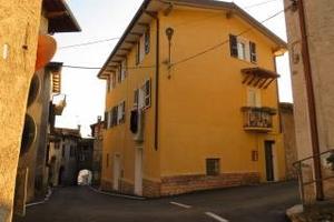 Tre appartamenti, un' unica soluzione