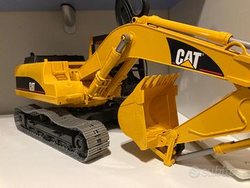 Cat escavatore
