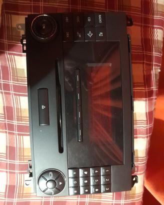 STEREO ORIGINALE CLASSE B 2009