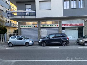 NEGOZIO A CASTELLAMONTE