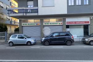 NEGOZIO A CASTELLAMONTE