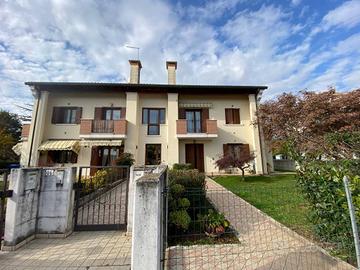 DUPLEX TRAVATO CON 3 STANZE E GARAGE DOPPIO