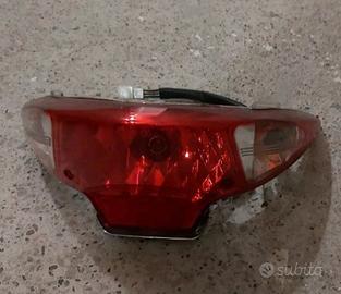 fari posteriore per scooteroni e moto