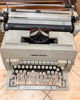 Macchina fa scrivere Olivetti linea 98