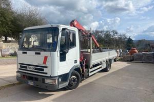 Iveco EUROCARGO 75E14 con GRU