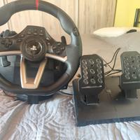 Simulatore con volante e pedali 