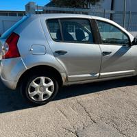 auto sandero 