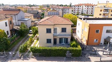PORZIONE DI BIFAMILIARE A BORGO VIRGILIO