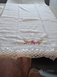 set asciugamani ricamati