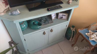 Angoliera mobile porta TV
