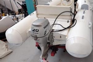 Gommone/tender messo a nuovo