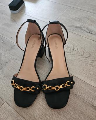 Sandali Guess