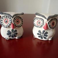 Coppia gufi portafortuna in ceramica sabbiata