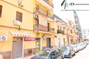 Locale commerciale in via Lucania ang. Via Emilia