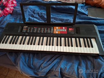 Pianola elettrica Yamaha psr F51