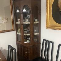 Angoliera in legno