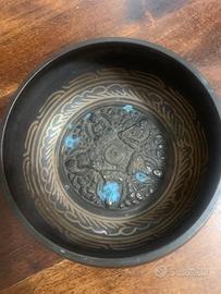 Ciotola tibetana incisa a mano