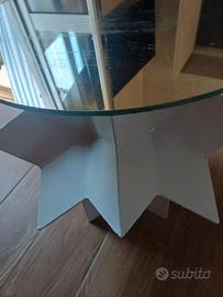 Tavolino di vetro e ferro