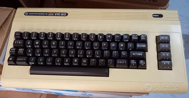 COMMODORE VIC 20 TESTATO 