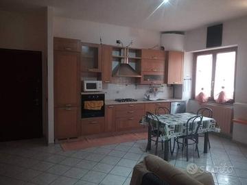 Stanza e bagno esclusivo a Nova Milanese