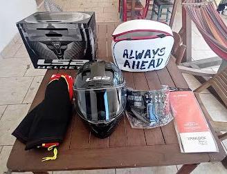 Casco integrale in fibra di carbonio