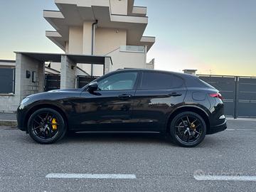 STELVIO veloce 210cv UNICOPROPIETRARIO come nuova