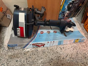 Motore nautico Yamaha 4CV con serbatoio