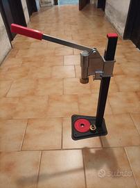 macchina tappatrice da tavolo 
