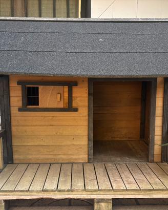 Cuccia per cane in legno con veranda - casetta