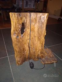 Lampada in legno fatta a mano