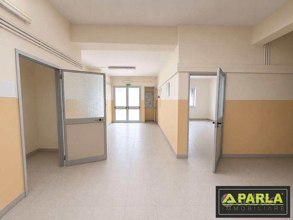 Immobile di 1900 m² con più di 5 locali a Canicatt - Altro