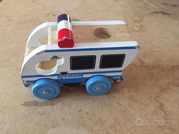 Macchina polizia in legno