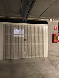 Ampio Box 30 mq con accesso comodo