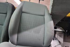 Sedile anteriore sx VOLKSWAGEN CADDY del 2010