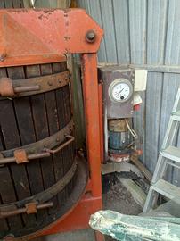 Strettoia e diraspatrice