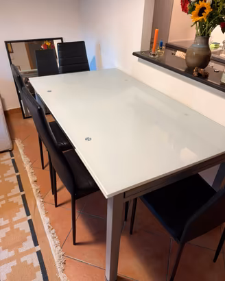 Tavolo in vetro allungabile e 6 sedie