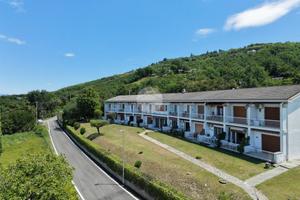 MONOLOCALE A TORRI DEL BENACO