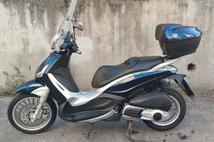 Beverly 300 