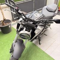 Honda cb 125 r