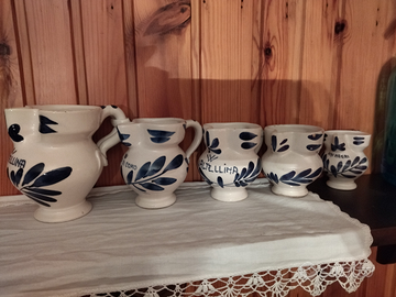 8 boccali vintage, in ceramica bianca e blu
