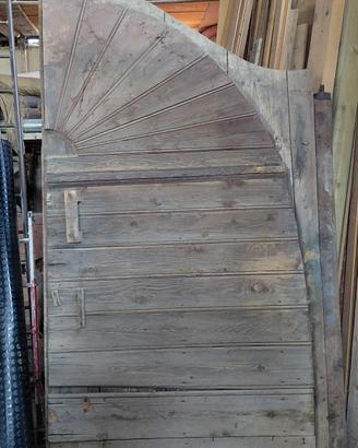 portone antico in Legno